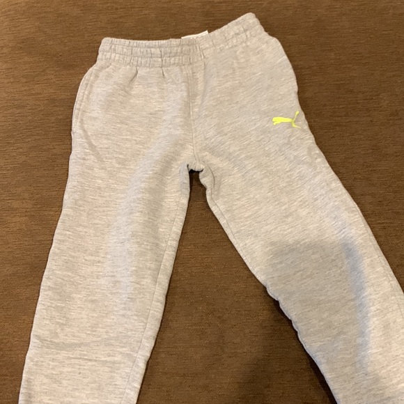 EUC Boys Puma Sweatpants Size 5 Heather Grey - Picture 4 of 4
